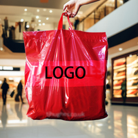 Sacs de shopping en plastique PE réutilisables pliables de grande taille de haute qualité avec logo imprimé personnalisé pour l'emballage des vêtements