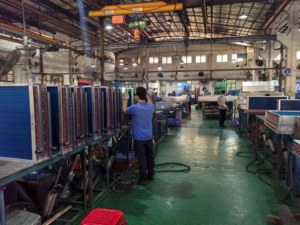 Condensador de tubo de cobre con aletas anticongelantes para unidades de tratamiento de aire (UTA) y soluciones de bobinas congeladas - Product Image 5