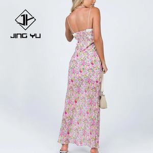 ชุดเดรสลำลองลายดอกไม้เล็กๆ ทรงเข้ารูป สายเดี่ยว ผลิตโดยผู้ผลิตโดยตรง รับผลิตตามแบบ (OEM) ผ้าเรยอนซักแล้ว ความยาวปานกลาง - Product Image 5