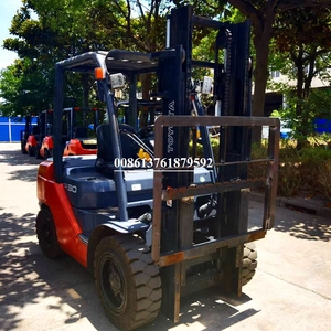 <b>Mini</b> <b>Old</b> Japanese Used Forklift Small Pallet Truck for Sale-Diesel Powered Two Stage Mast - Product Image 3