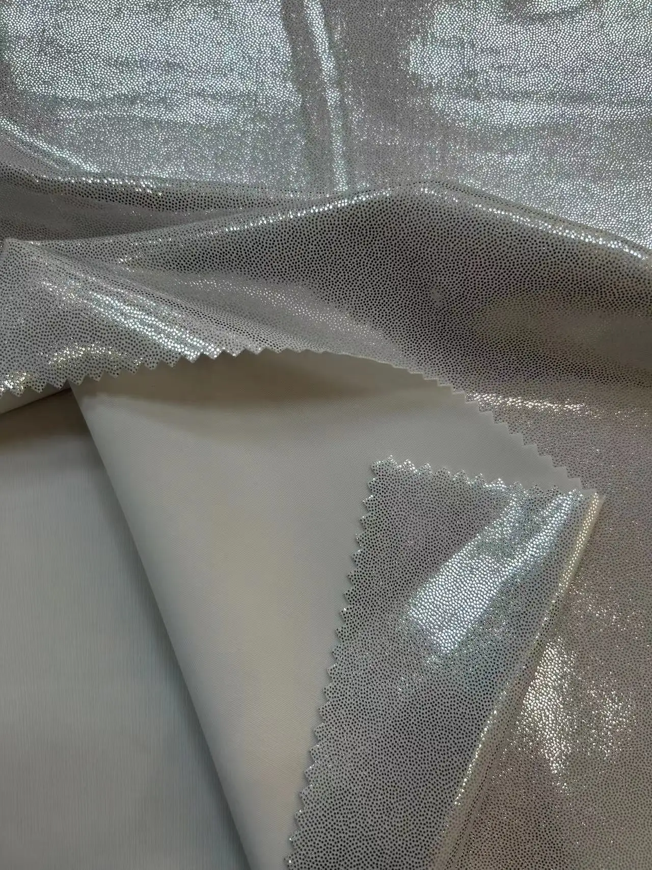 Siyuanda piatta evidenziando grigio tessuto in pelle metallizzata tessuto doratura per costume di scena