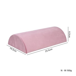 Présentoir à bijoux semi-cylindrique en velours bleu brume 25,5x14,2x6,5 cm, présentoir de bureau moderne et minimaliste pour montres et bracelets - Product Image 5