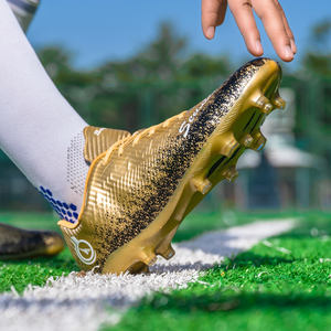 מפעל מלאי מקצועי נעליים קטרגל כדורגל מנקה דשא קרסול תמיכה עמיד למים מגפי כדורגל עמיד למים לקיץ החורף - Product Image 6