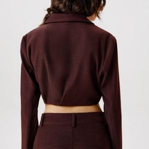 Traje corto personalizado a la moda diario informal sólido para mujer de alta calidad de un solo pecho fruncido Boxy ajustado chaqueta elegante copped para mujer - Product Image 4