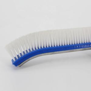 <span class=keywords><strong>Brosse</strong></span> de <span class=keywords><strong>piscine</strong></span> standard/avec manche en aluminium 18 "<span class=keywords><strong>brosse</strong></span> d'<span class=keywords><strong>angle</strong></span> de <span class=keywords><strong>piscine</strong></span> pour le nettoyage intensif des sols et des murs de natation - Product Image 4