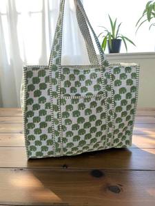 Sac fourre-tout en coton matelassé à motif animalier imprimé au bloc, fait main, sac à bandoulière pour le shopping et les voyages, pour femmes - Product Image 5