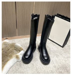 Bottes courtes pour femmes en cuir, nouvelle collection hiver 2025, intérieur rembourré, semelle épaisse, tendance décontractée, douces et chaudes, bottes Chelsea courtes - Product Image 3