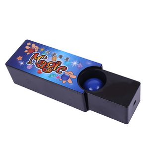 Gros plan <span class=keywords><strong>boîte</strong></span> de boule magique <span class=keywords><strong>Boîte</strong></span> magique modifiable Tournant <span class=keywords><strong>la</strong></span> boule rouge dans les accessoires de boule bleue Tours de <span class=keywords><strong>magie</strong></span> Jouets - Product Image 3