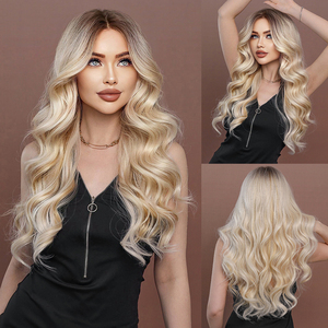 باروكة شعر أمامية Ombre Blonde باروكة شعر اصطناعية طويلة مموجة باروكة شعر بالدنتلة في الجزء الأوسط للنساء 26 بوصة مظهر ممتاز طبيعي غير لامع
