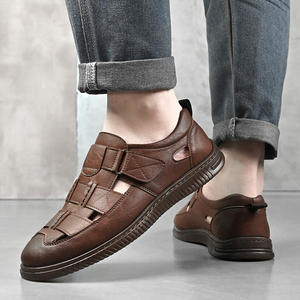 Nouvelles sandales d'été 2026 en cuir pour hommes, semelle souple, ajourées, respirantes, avec trous, semelle en caoutchouc, livraison directe, chaussons pour hommes - Product Image 1