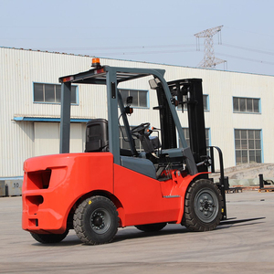 รถยกดีเซล 4x4 ยี่ห้อ China HELI ขนาด 2.5 ตัน 3 ตัน 3.5 ตัน 5 ตัน พร้อมเสาสามชั้น ระบบ Side Shifter และเครื่องยนต์ Isuzu สำหรับคลังสินค้า - Product Image 6