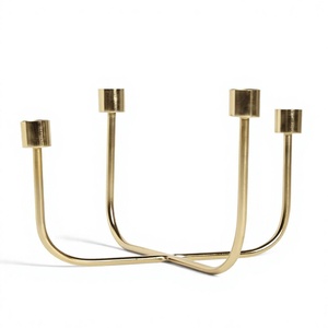 Candelabro de Metal Dorado Ondulado Hecho a Mano, Portavelas Estético con Diseño Ondulado, Centro de Mesa para Comedor - Product Image 4