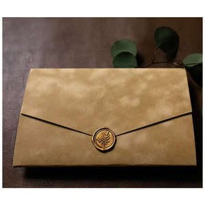 Inviti di Nozze di Lusso Eleganti con Stampa Tipografica su Velluto Busta a Tre Ante in Camoscio - Product Image 1