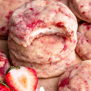 คุกกี้ชีสเค้กสตรอว์เบอร์รีสุดฮิตจาก TikTok คุกกี้นุ่มหนึบไส้ครีมชีสและสตรอว์เบอร์รี - Product Image 2