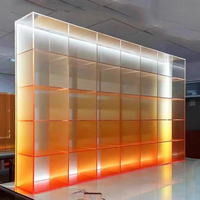 Présentoir à chaussures personnalisable en acrylique avec impression UV, rétroéclairé par LED, casier de rangement pour salle de sport, boxe, armoire combinée personnalisée