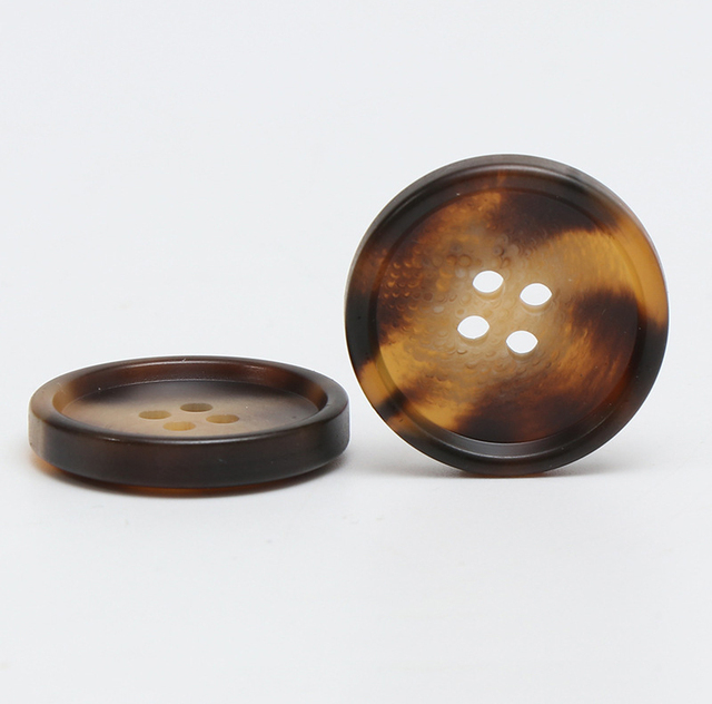High Quality 4 Holes 1.5CM - 2.5CM  Pattern Coat Resin Buttons for Garment