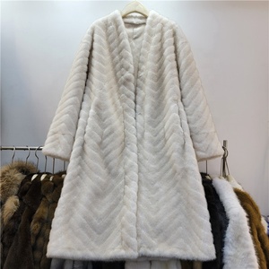 OUDINA Giacca Invernale Lunga Casual Calda a Spina <span class=keywords><strong>di</strong></span> Pesce Ecologica in Finta <span class=keywords><strong>Pelliccia</strong></span> <span class=keywords><strong>di</strong></span> <span class=keywords><strong>Visone</strong></span> per Donne - Product Image 3