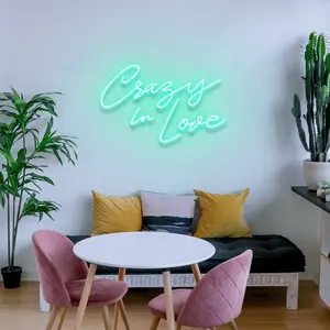 Koncept Livraison directe 30 pouces Crazy in love led néon lumière néon publicité LED enseigne au néon