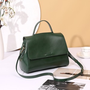 Sac à main Ando en cuir de vachette véritable avec rabat, sac à bandoulière pour femme avec large sangle - Product Image 6