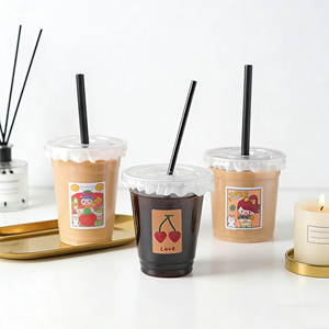แก้วพลาสติกใสสำหรับน้ำผลไม้หรือนมชา ขนาด 500 มล. คอขวด 98 มม. พร้อมฝาและหลอด - Product Image 2