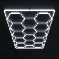 Lumières LED hexagonales personnalisées conception libre et portable pour magasin de détail automobile salon de coiffure salle de sport bureaux espaces de travail