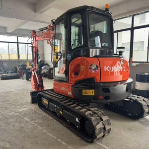 Mini-excavatrice Kubota U55-5 de 5,5 tonnes avec godet de terrassement d'une capacité de 0,17 m³, couleur orange, équipement de construction d'occasion - Product Image 6