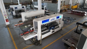Machine de rectification double face haute vitesse pour <span class=keywords><strong>verre</strong></span> intelligent, équipement de meulage double face pour le traitement des matières premières du <span class=keywords><strong>verre</strong></span> isolant - Product Image 2