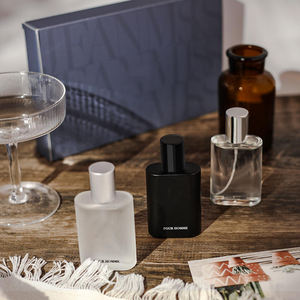 Coffret Cadeau de Parfums Longue Durée pour Hommes <span class=keywords><strong>et</strong></span> Femmes, Vente en Gros, Coffret de Parfums Tendance Trois Pièces, Parfum pour Homme - Product Image 2