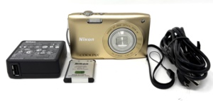 Appareil photo numérique COOLPIX S3300 d'occasion, zoom optique 16x, objectif NIKKOR en verre, Full HD, stabilisation électronique, écran LCD 2,7 pouces - Product Image 1