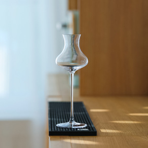 Verre à whisky en cristal sans <span class=keywords><strong>plomb</strong></span> <span class=keywords><strong>de</strong></span> haute qualité, modèle Tulip Snifter, à longue tige, pour <span class=keywords><strong>la</strong></span> dégustation, idéal pour les bars - Product Image 6