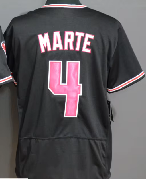 4 มาร์เต้ แบล็ก