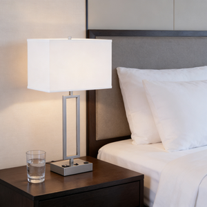 Lámpara de Noche Personalizada para Hotel Days Inn by Wyndham, Moderna Lámpara de Lectura LED para Habitación con Pantalla de Tela, Blanca, 2 Tomas de Corriente - Product Image 5