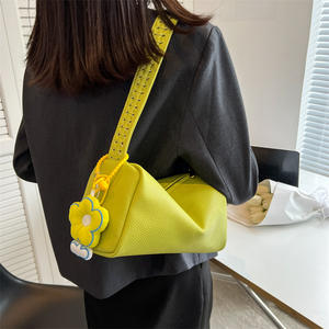 Nuevo Bolso Versátil Estilo Coreano, Tipo Bandolera y de Axila, Diseño Cuadrado - Product Image 1