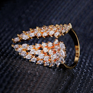Anello Regolabile con Design ad Ali, Stile Creativo per Donne - Product Image 6
