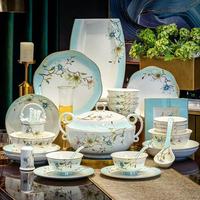 Jingdezhen Bone China Porzellan-Geschirrsets Elegantes Blumenmuster Spülmaschinen- und Mikrowellenfest für Luxuriöses Heimessen