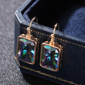 Eleganti Orecchini Pendenti Multicolore con Pietre Scintillanti per Donne, Misteriosi Orecchini Pendenti, Gioielli Regalo all'Ingrosso - Product Image 4