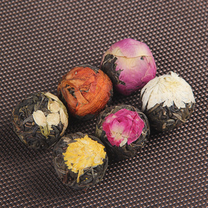 Tè Naturale Artigianale in Fiori Sbocciati: Rose, Gelsomino, Crisantemo, Giglio, Tè alle Erbe in Palline, Confezione <span class=keywords><strong>Regalo</strong></span> con 6 Gusti di Puerh - Product Image 3
