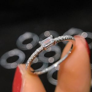 Bague de fiançailles et de mariage Xinfly en or véritable 18 carats avec saphir blanc 0,26 ct anti-ternissement et diamants, bijoux de mode - Product Image 1