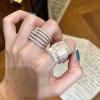 Großhandel Messing Echtvergoldeter Damen Statement-Ring Mehrsträngiger Strukturierter Offener Verstellbarer Breiter Bandring Party-Geschenk Schmuck