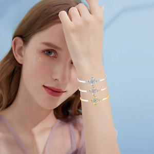 Bracciale Vintage da Donna con Zirconi a Forma di Quadrifoglio, Stile Europeo e Americano, Moda Semplice, Ideale per <span class=keywords><strong>Sorelle</strong></span> - Product Image 2