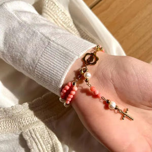 Pulsera De Rosario Católico con cuentas de coral rosa de 4mm para regalo del Día de la madre, pulsera de primera comunión de <span class=keywords><strong>bautizo</strong></span> - Product Image 5