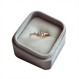 Bague minimaliste en argent avec feuille d'or, unisexe, pour tous les jours, design simple et empilable - Product Image 2