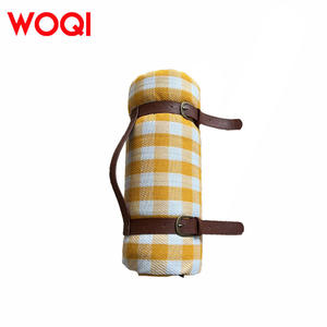 Manta de Picnic a Cuadros Woqi, Color Amarillo Limón, Rectangular, Impermeable, Portátil para Exteriores, con Asa, Material de Fibra Acrílica y PVC - Product Image 5