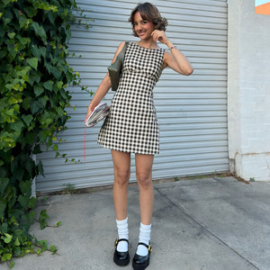 Robe mini sans manches à carreaux pour femme, coupe droite, élégante et décontractée, imprimé numérique, taille naturelle, lavable, idéale pour l'été – Vente en gros - Product Image 5