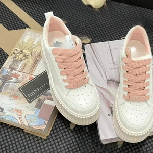 Baskets décontractées de luxe pour femmes 2025 – Chaussures de sport plates originales en PU avec lacets, idéales pour la marche, collection automne, avec amorti - Product Image 1