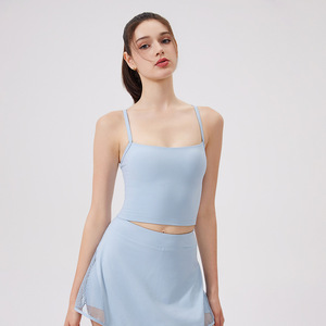 Top de yoga para mujer al por mayor con cuello cuadrado, espalda con aberturas y diseño retorcido, chaleco acolchado para entrenamiento, ajuste ceñido, transpirable, para pilates y fitness - Product Image 1