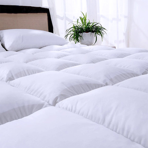 Wholesale <strong>Hotel</strong> High Quality White 350gsm Down Alternative Microfiber <strong>Comforter</strong> Bed Duvet Quilt - Product Image 3