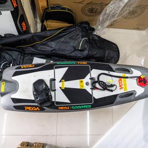 Planche à moteur en fibre de carbone fabriquée en Chine avec moteur 52V haute vitesse et aileron pour sports nautiques en mer - Product Image 2
