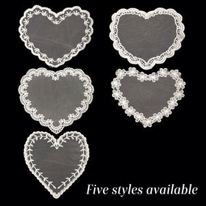 Sous-verres personnalisés pour décoration de mariage, cartes de nom en dentelle en forme de cœur personnalisées, ornements romantiques pour table et maison - Product Image 2