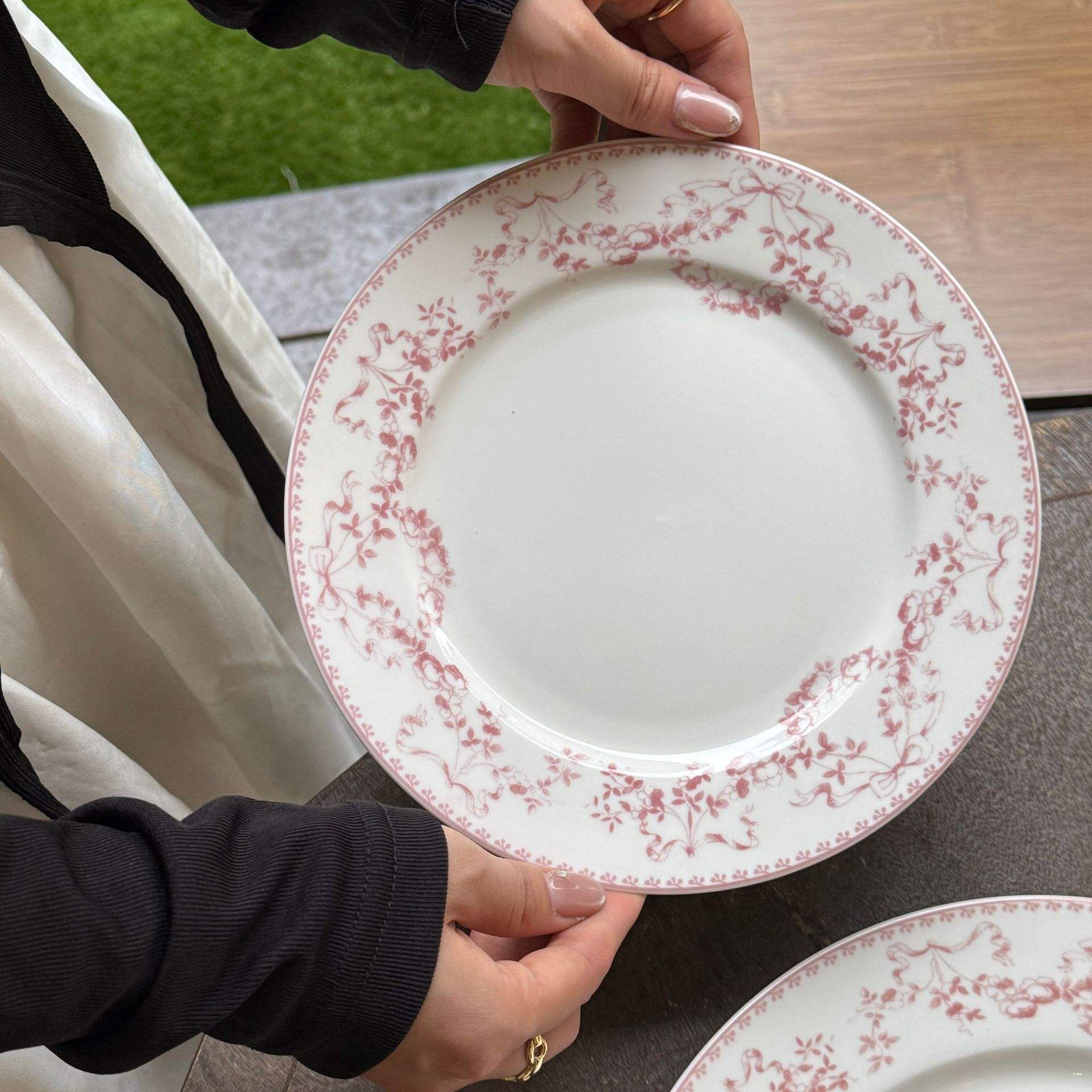 Pink bow 8-inch plate, 20*2.5